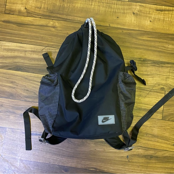 Nike Black Hertiage Trail Backpack CV1410-010 16”x12” - Picture 7 of 11